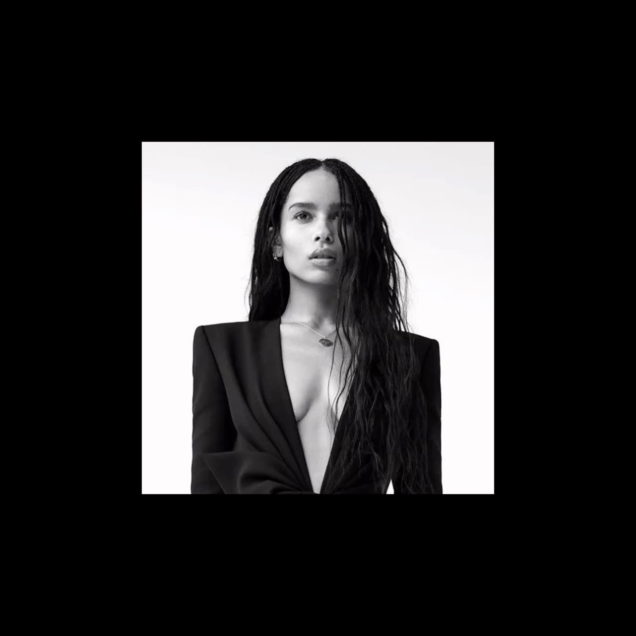 Zoë kravitz - i m the it girl 
happy 33rd birthday <33 

edit | fancam 