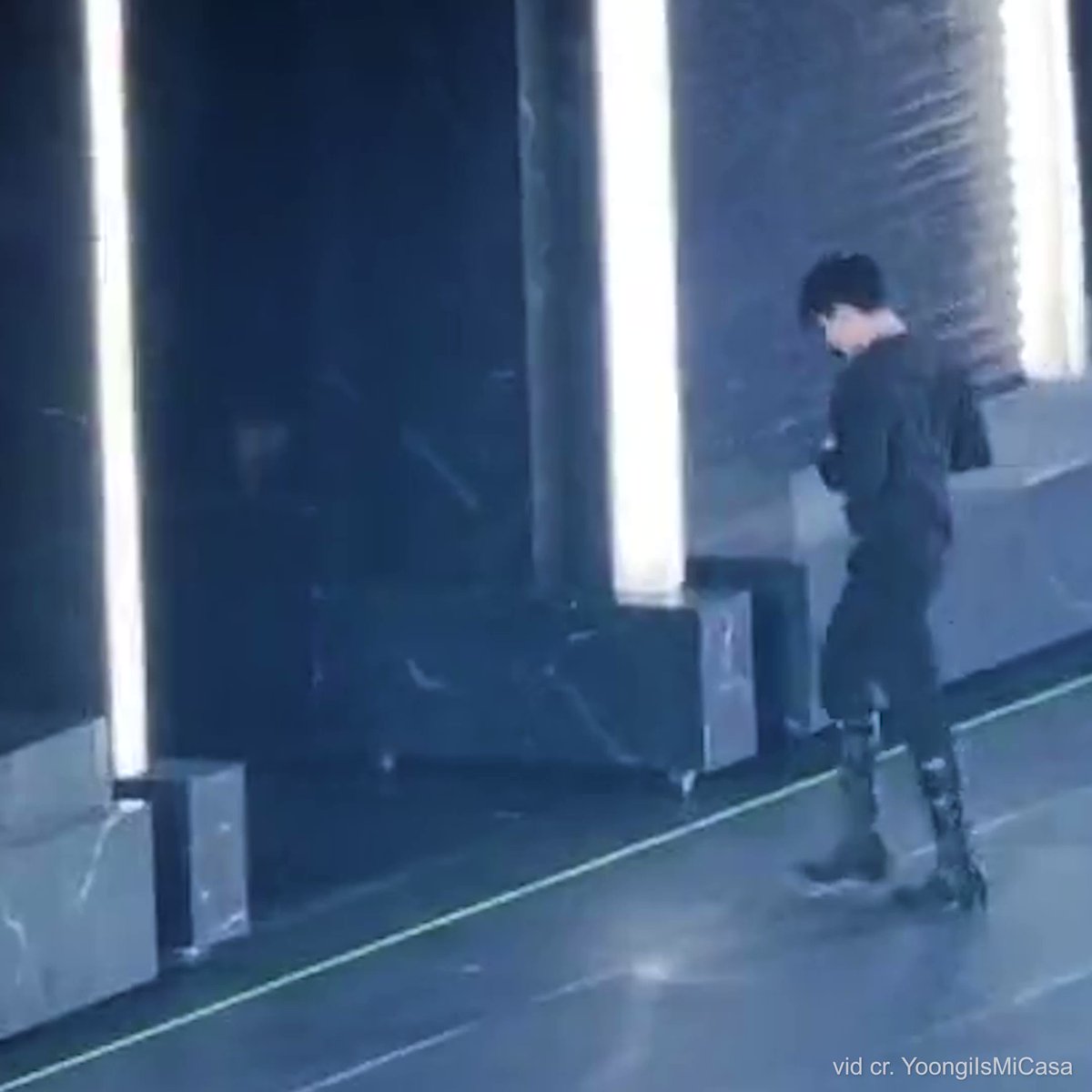 RT @jjklve: jungkook taking off his shirt while leaving the stage https://t.co/fLqrdCZeZc