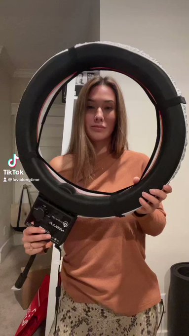 It&rsquo;s been a productive day. #ringlightchallenge #toooldfortiktok https://t.co/3eavGlpdI1<a href="/tag/ringlightchallenge"class="tags">#ringlightchallenge</a><a href="/tag/toooldfortiktok"class="tags"><span>#toooldfortiktok</span></a>