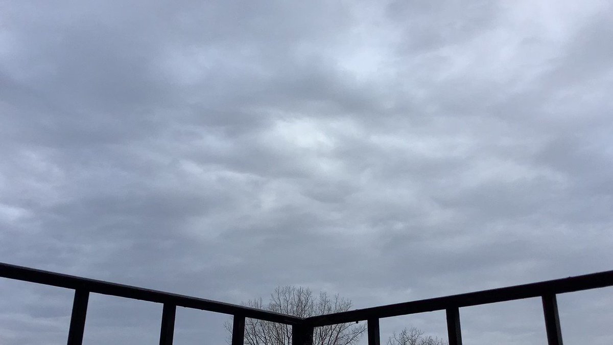 RT @QuinnCPhotos: #Cloudy #Weather #Thursday White Bear Lake, MN #MNwx #Minnesota #Timelapse 12-02-21 @WeatherNation https://t.co/3DDxGfSrpu