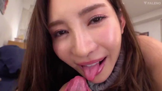 隣人の美人お姉さんに騎乗位の
練習相手になって欲しいと
お願いされてしまいましたw

OKと返事をしたら
毎日のように訪ねてくるから
毎日えちえちできて最高な毎日w

気づいたら毎日
僕たちは求めあっていました...。 https://t.co/YgwVDirKcQ