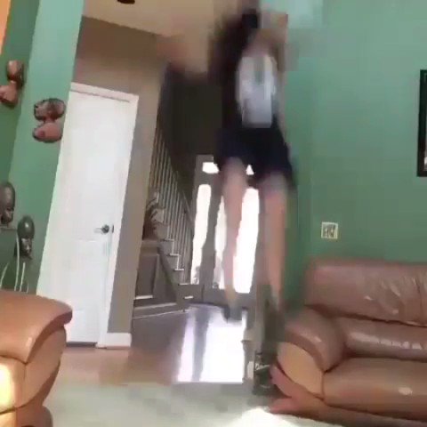 me dropping into a fortnite game in my ariana fit https://t.co/npKybykrir