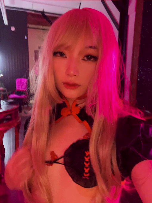 Fighting the feminine urge to eat your soul ❤️ https://t.co/ikjlox5IiB
