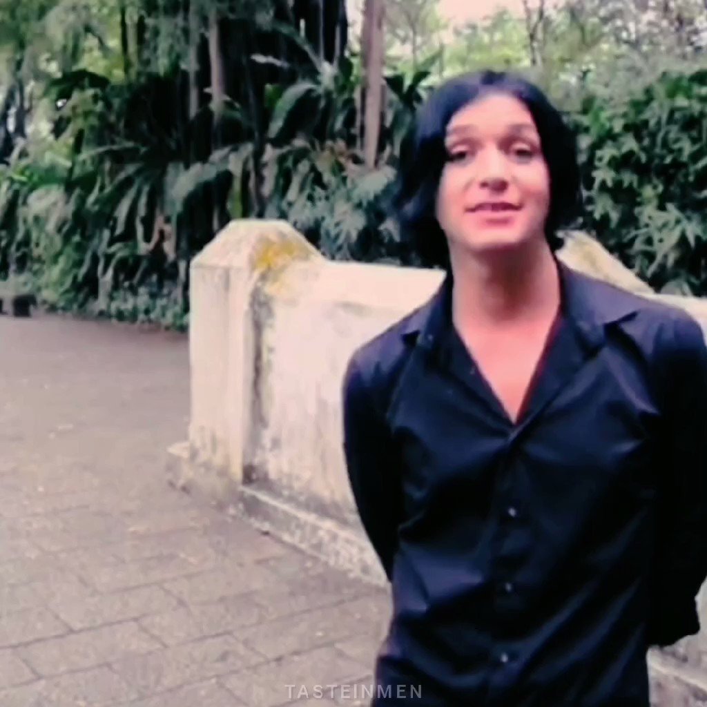 Happy birthday to my favorite milf or dilf brian molko?? may you be happy always dork 