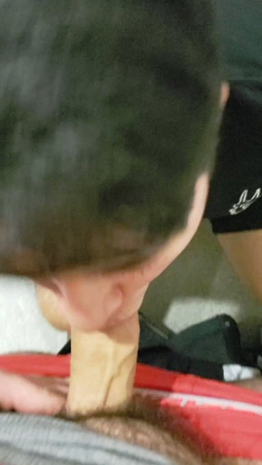 Old video of me getting sucked off in a public restroom https://t.co/U8JFqysySN