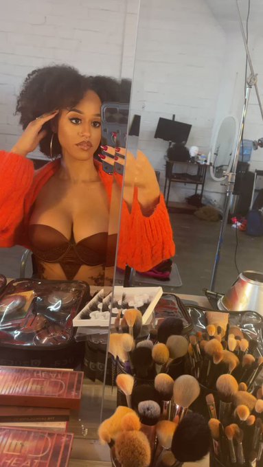 Bts at my shoot today . #stormimaya https://t.co/H4ZxZ3TNAs