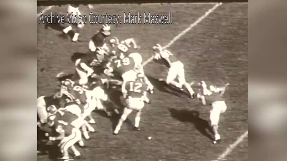 #UGA is getting ready to face Michigan in the @OrangeBowl -- just the third meeting ever for the two powerhouses.
Caught up with Pat Hodgson, the only Dawgs player to ever score a TD against the Wolverines, including a raucous welcome back to Athens
More: https://t.co/6NsWMBkxJt https://t.co/Czu9jikGrX