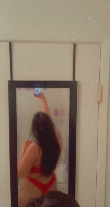 A little tease ❤️&zwj;🔥 https://t.co/bfO7JdgnYl