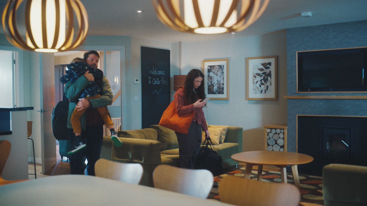 Introducing our new advertising campaign 'Family. Refreshed.'

We know that families are feeling low on energy - take them on a rejuvenating short break at Center Parcs. 

⭐You leave completely re-energised!⭐

Family 2.0. Battery fully charged. Back on form. 

#CPRefreshed https://t.co/AJl1pdrffU