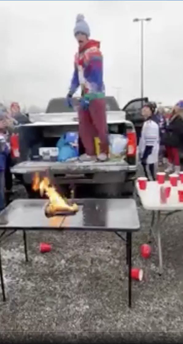 RT @JomboyMedia: Not sure what this guy expected when he literally jumped on a fire https://t.co/D0cUS4dQ2R