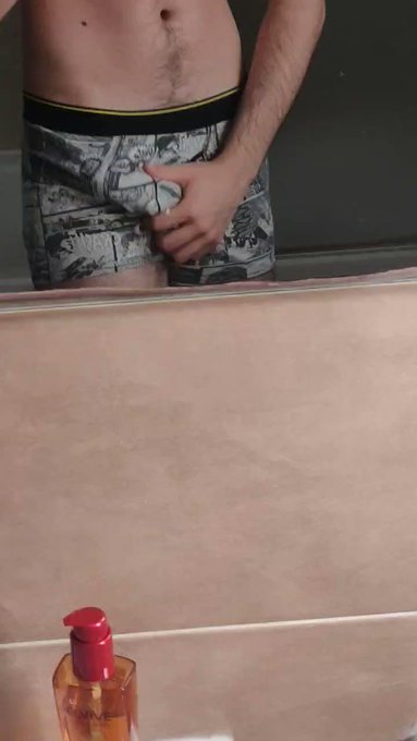 Anyone want to take care of this for me ?
#gay #gaysex #bulge #abs #cock #gaytop #bwc #dick https://t