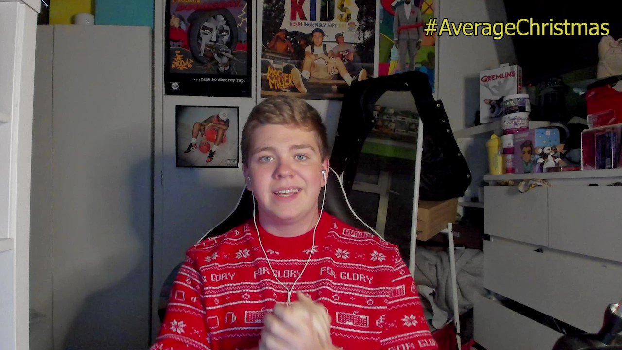 AverageHarry 🎟 on Twitter "The day has come, it's AverageChristmas! 🎄