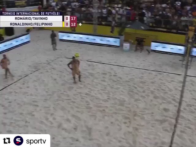 ロマーリオvsロナウジーニョが実現 ブラジル代表レジェンドによるフットバレー対決の結果は 超ワールドサッカー ロマーリオvsロナウジーニョが実現 ブラジル代表レジェンドによるフットバレー対決の結果は 超ワールドサッカー