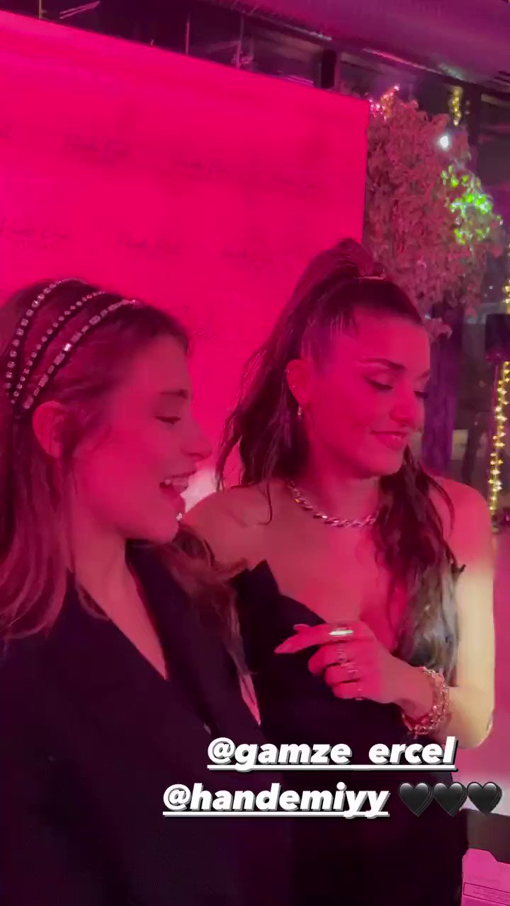 Hande Erçel Brasil 🦋 on X: 📲 Amigos e família, Precisamos da sua ajuda! Por favor, considere contribuir para a nossa campanha de angariação de fundos para as vítimas dos terremotos devastadores