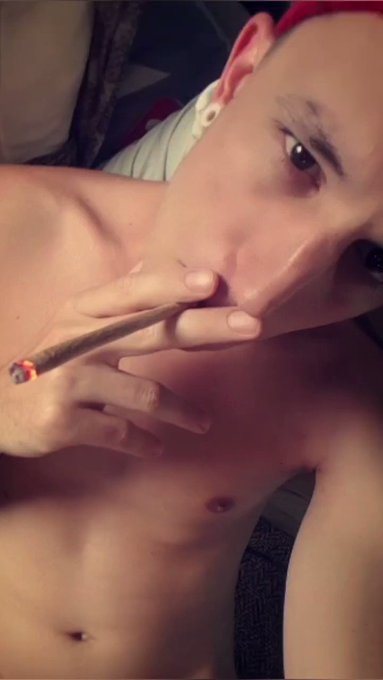420 LOVERS BE LIKE.. ???? @boyzspace @FrenchGaymer @18_fitness_boys @purelygayporn @CuteHotBoys @SmokeAndCum