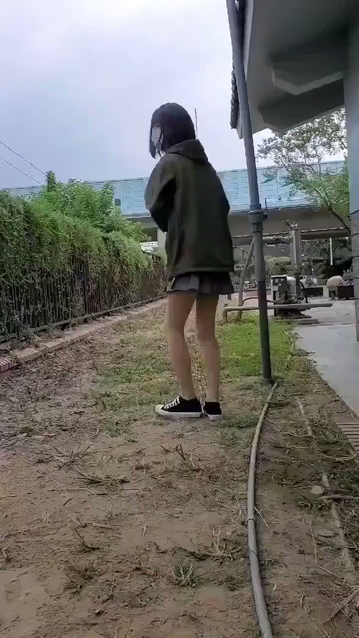 女子高生   露出 