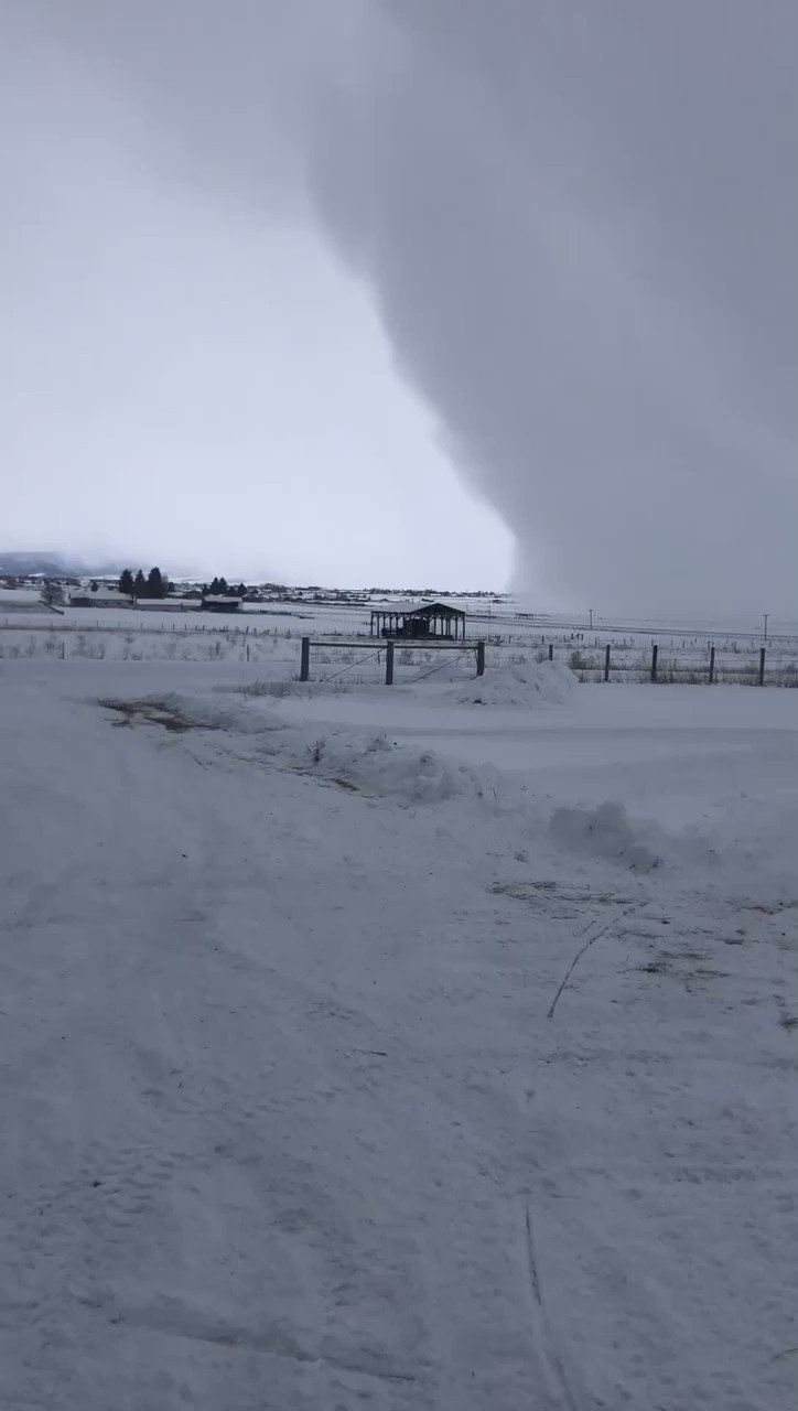 Nash Rhodes on Twitter "Wow! This fastmoving snowstorm created