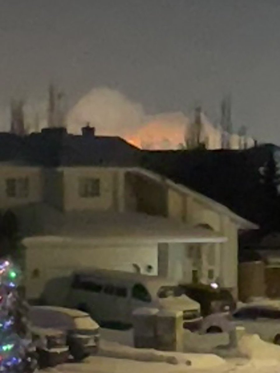 RT @SidRahall: What going on with this fire ? I heard helicopters and sirens in northside #yeg #yegfire https://t.co/DX8xubkE1u