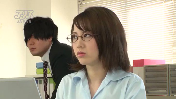 会社員姿のわんちゃんと、、 https://t.co/n3fwvZjgro