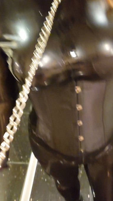 Miss. Latex MaskDoll Kate’s pics and videos