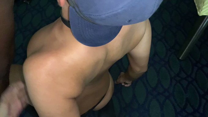 This new year, I promise to try to beat my old records of most cum-loads in one sitting (35 loads). Here’s