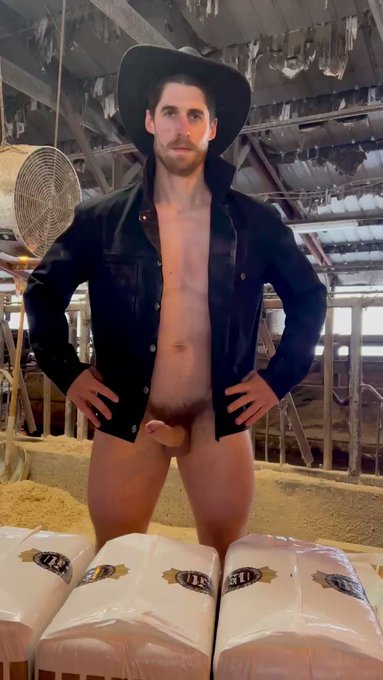Well @Draconblue_OF is sexy and with a huge dick!? Plus he cums hands free! What’s not to like???

??