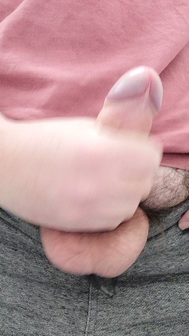 Bored and horny at work same shit different year https://t.co/HhicyLVzyg