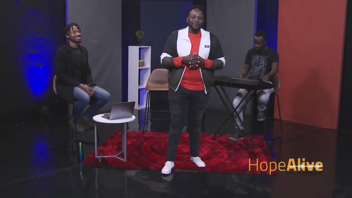 Just watching how I delivered that link and knowing that none of it was scripted and there is no teleprompter, just pure talent, grace and passion nje. This clip just ignited a fire within me. I refuse to be slept on ku2022! #DareToLive  #Grace #FridayLitSessions #HopeAliveRadio https://t.co/Wcw6rytc0E