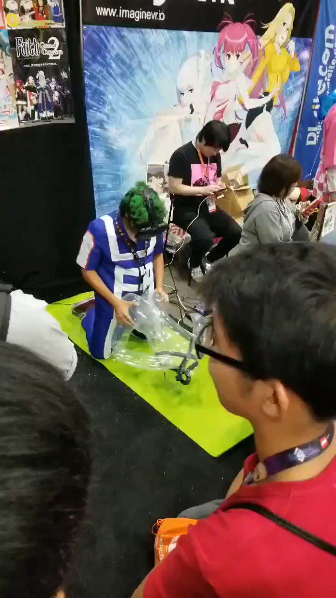 RT @VIDEOHOF_: MHA fan at an anime convention https://t.co/BjyIKLp2fZ