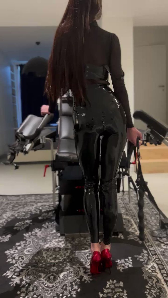 Play video: Preview of: Dominatrixlisa