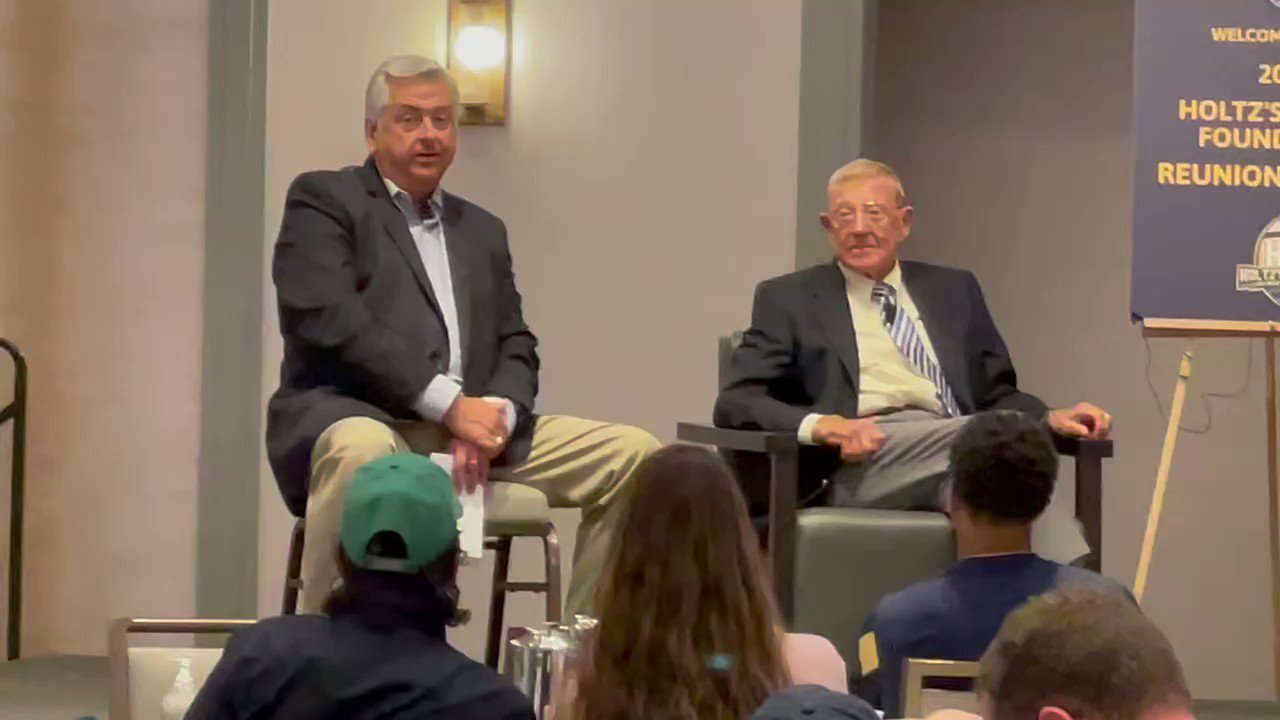 Happy 85th Birthday to Hall of Famer Lou Holtz. Found out in September he can still mesmerize a crowd! 