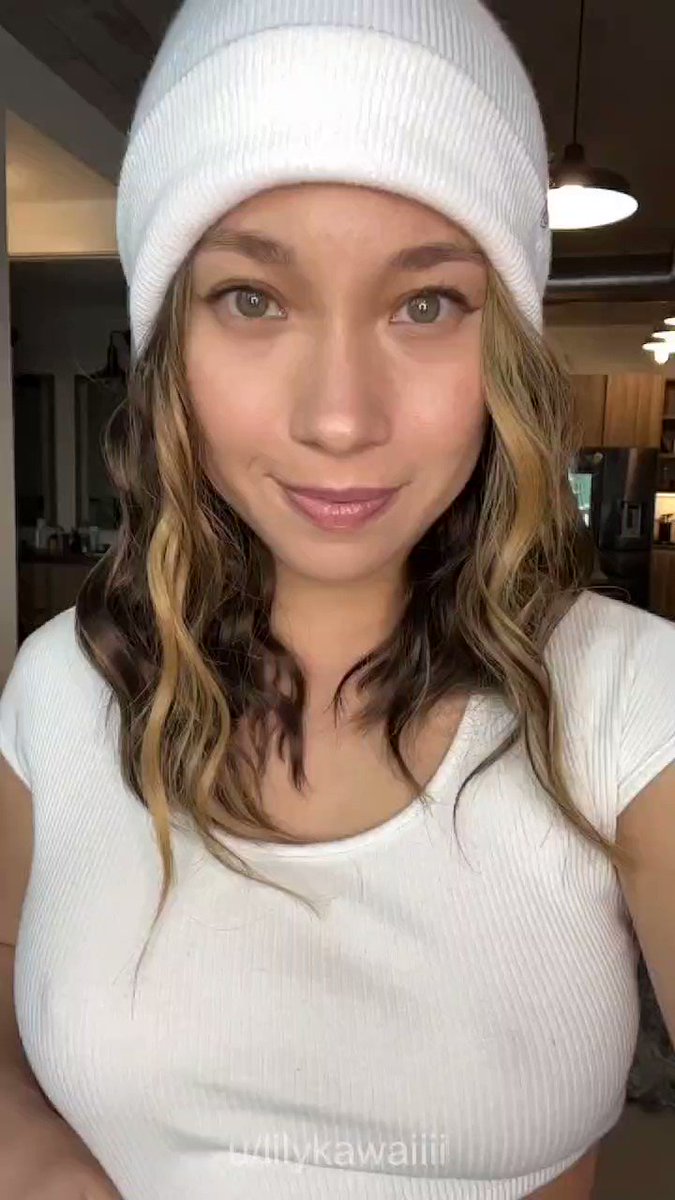 Happy weekend everyone! https//t.co/2BkL4tIlgX lily kawaii 🦄
