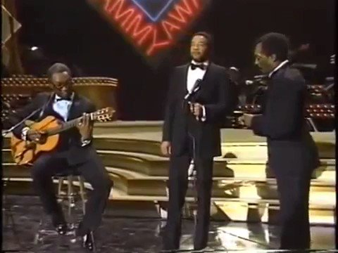 RT @MozartMusics: Bill Withers - Just the Two of Us (Grammy 1982) https://t.co/Ra96iJYg0d