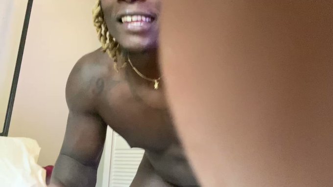 What would you wish for 👀✨ w/@LongliveSmalls 🎂 https://t.co/vZog8AO8cy<a class="tags" href="/tag/longlivesmalls">@longlivesmalls</a>