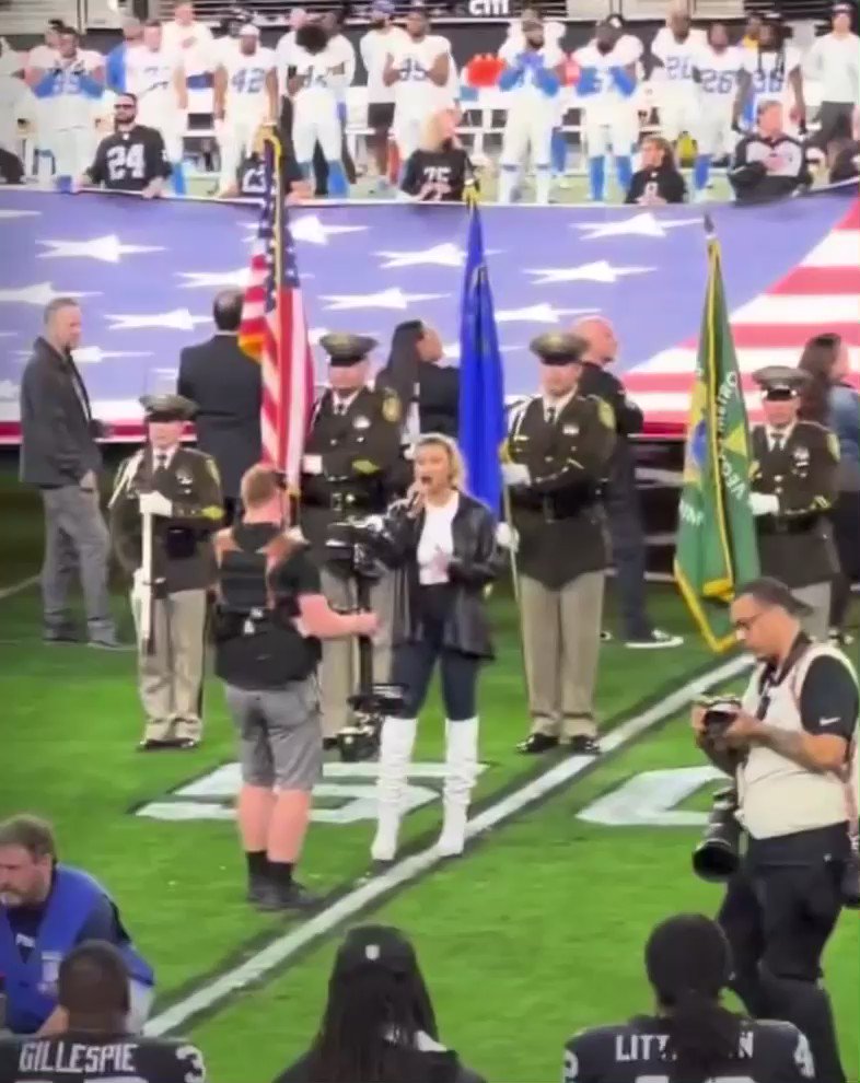RT @tkhq8: Tori Kelly performing the National Anthem for tonight’s Raiders game at Allegiant Stadium https://t.co/nlwdVqkbiU