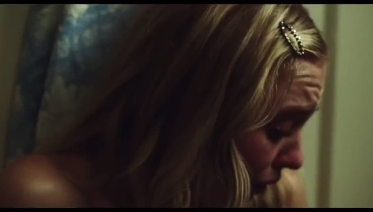 ٰ on X: Sydney sweeney cassie euphoria crying shaking banging on door bathroom  scene t.coZmwHnQgjlC  X