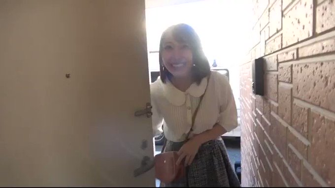 おしっこ飲ませ聖水天使ちゃん 飲尿クンニで尿臭オマ○コの匂いと味を舌になすりつけて小便ぶちまけSEXでイキ狂うパイパン痴女JD

配信️👉 https://t.co/IKU9hbMU25 

#深田結梨 https://t.co/hXmmW6Y8vb