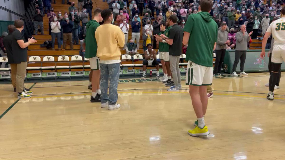 .@AEHoopsNews player of the week Ben Shungu ready to lead @UVMmbb to battle in a matchup of the two preseason top seeds in the conference. 

Full coverage of @StonyBrookMBB and UVM tonight on @MyNBC5 https://t.co/HTbiYv8yh4