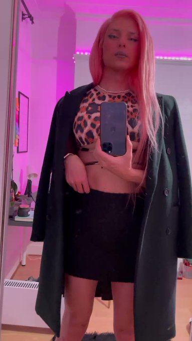 I&rsquo;m not just a regular cd. I&rsquo;m an expensive hooker 😝 #crossdressinglife #crossdresser #crossdressing<a href="/tag/crossdresser"class="tags"><span>#crossdresser</span></a><a href="/tag/crossdressing"class="tags"><span>#crossdressing</span></a><a href="/tag/crossdressingli"class="tags"><span>#crossdressingli</span></a>