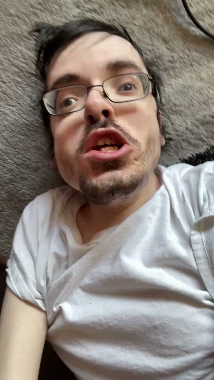 Ricky Berwick On Twitter Yo This Girl Wants Me Gxl6r6magw Twitter