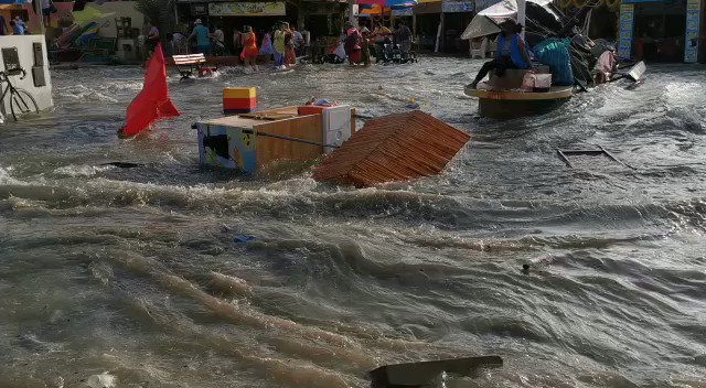 RT @TheInsiderPaper: WATCH: Tsunami waves hit coastline of Peru, damages reported https://t.co/rYF88nCaCT