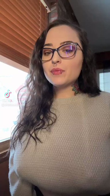 They are beautiful damn it! I love boobs! https://t.co/ILlbP1QMuE<a href="/tag/mvsales"class="tags"><span>#mvsales</span></a>