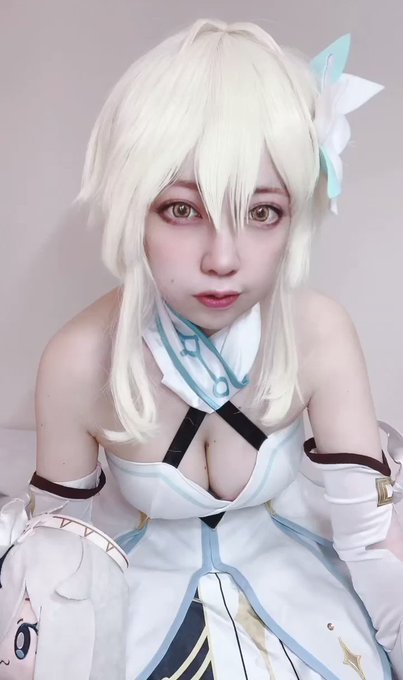 コスプレイヤーしおのめりのTwitter動画1