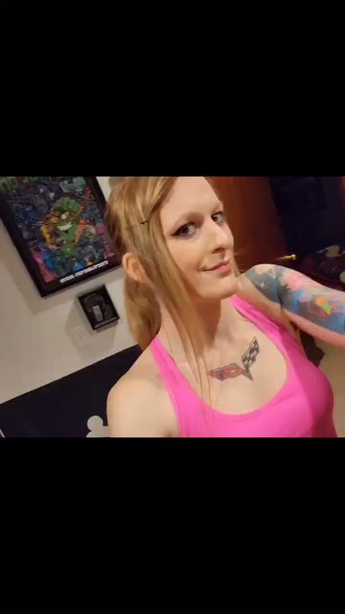 Lets do something chill tonight. 💋❤💋 #yoga #transgirl #booty #camgirl https://t.co/cG42aJf4Ai