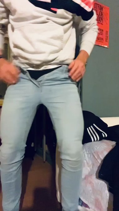 Pov: you notice my big bulge at the mall. What would you do? ? https://t.co/PL24zaARoa
