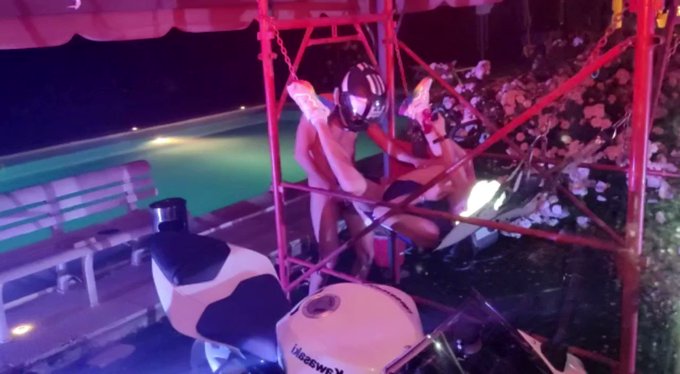 Watch the hottest pool parties and orgies on @festeinpiscina ??

Full videos available here
?? https://t