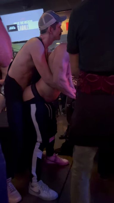 I love getting fuck in public 😈😛🙈 https://t.co/KFLaP2T2VD if you want to see more of me and @ShowOffJonah