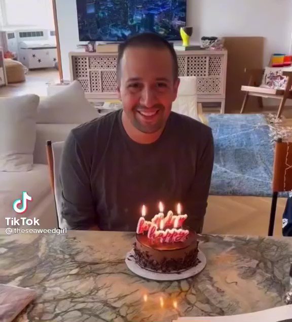 They re singing happy birthday lin Manuel Miranda birthday tick tick boom andrew garfield movie Netflix 