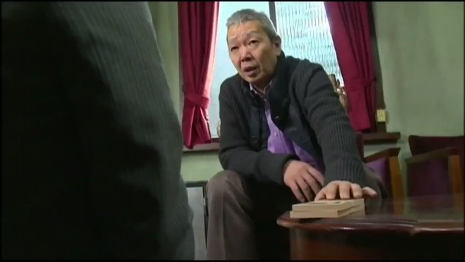 銀行員といえば、おカタい職業筆頭であるが、そういった職につく女性ほど、その外見とは裏腹に濃ゆい性欲を持て余している…。
大口顧客の男性に抱かれながら下半身の欲求を満たしつつ、銀行内での地位も確かなものにして行くという、上も下もやり手な女たち。 https://t.co/HuzRiW0MwJ