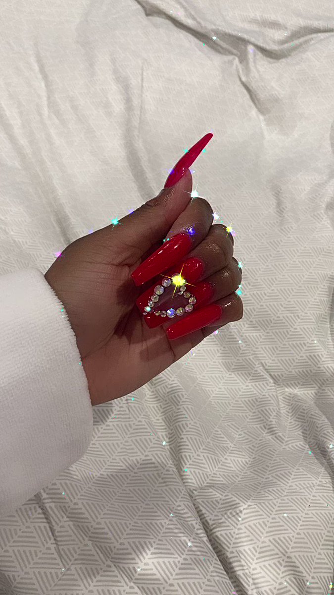 My vday nails last year were so fire. https://t.co/Rhbjf16cUY